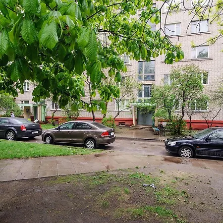 Tvoy Ostrov On Tsnyanskaya Street